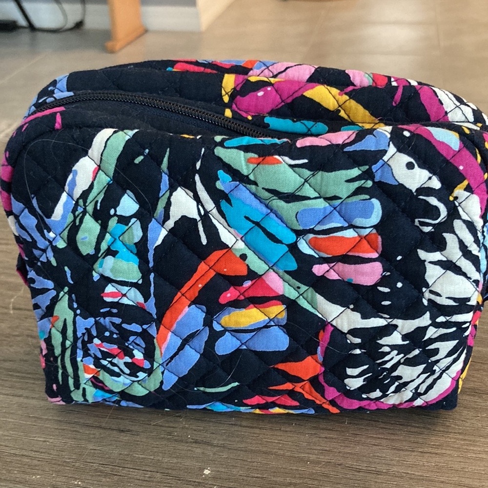 Vera Bradley small makeup bag in Butterfly Flutter pattern. Like brand new